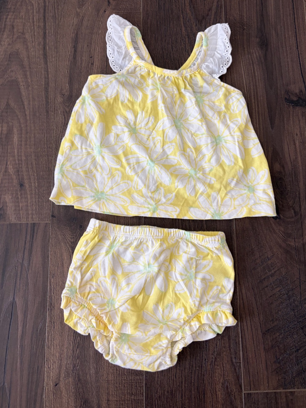 BabyGAP Yellow Floral Eyelet-Trim Tank & Bloomers Set